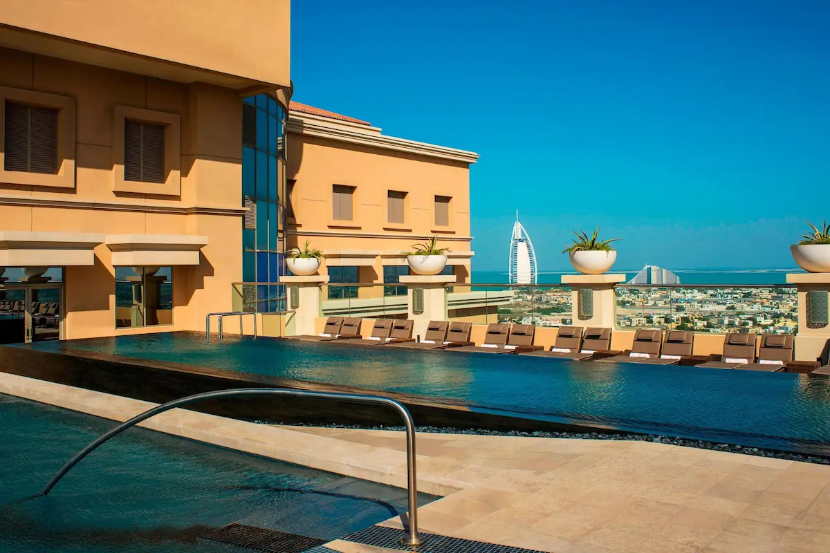 استخر هتل شرایتون مال امارات دبی